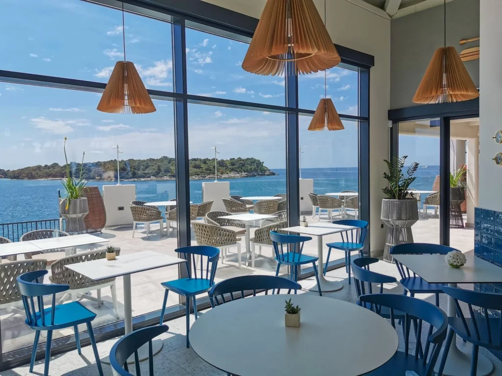 Ausblick Yachtbar Park Plaza Histria bei FEMINDS Workation