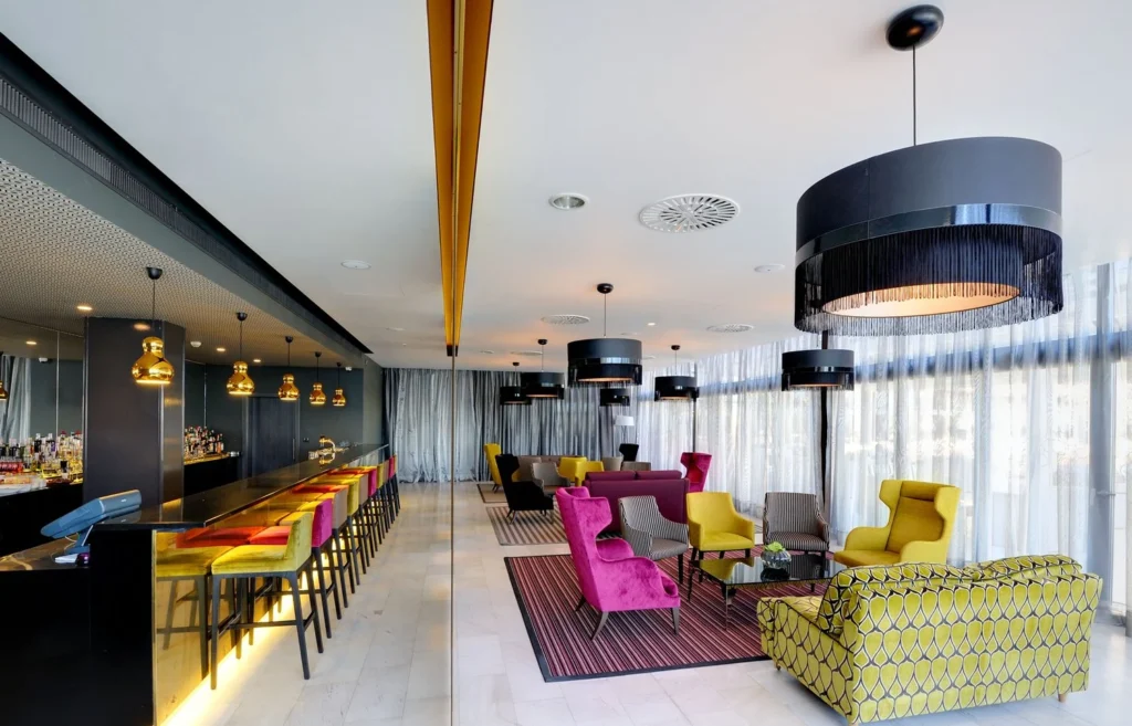 Bar im Park Plaza Histria bei FEMINDS Workation