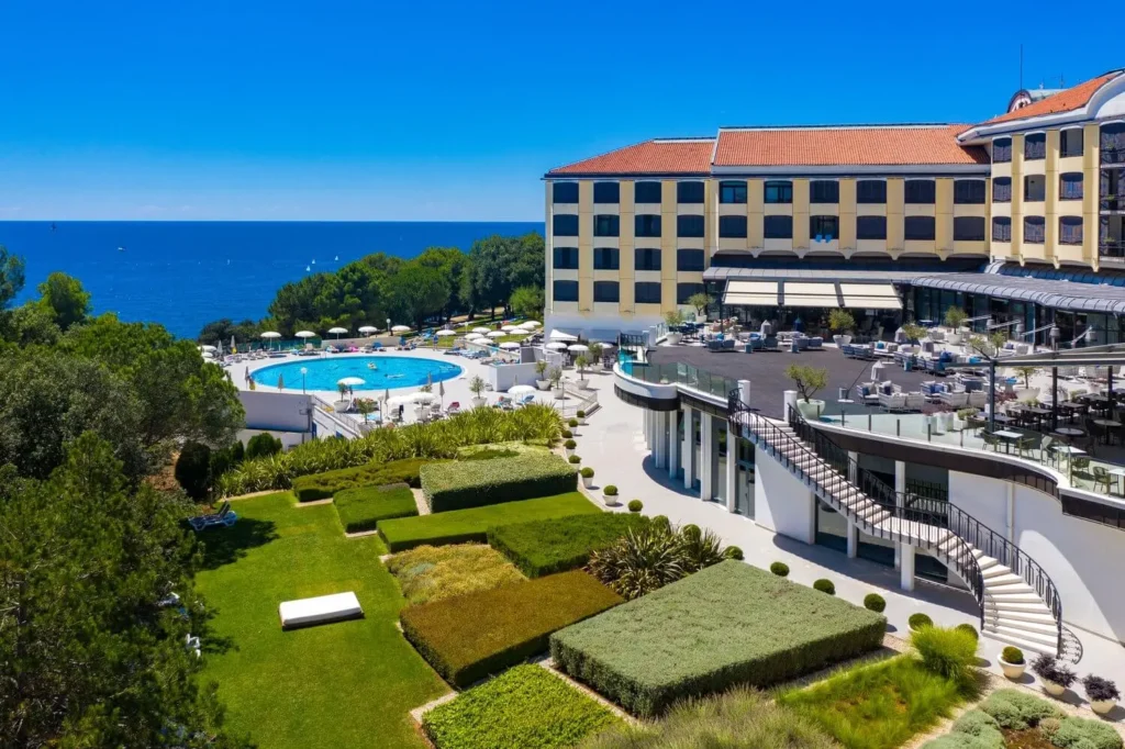 Park Plaza Histria Hotel von Außen FEMINDS Workation
